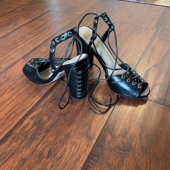 Black faux leather tie up heel - Picture 2 of 2